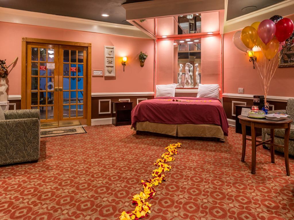 Inn Of The Dove Romantic Luxury & Business Suites 本赛霖姆 外观 照片