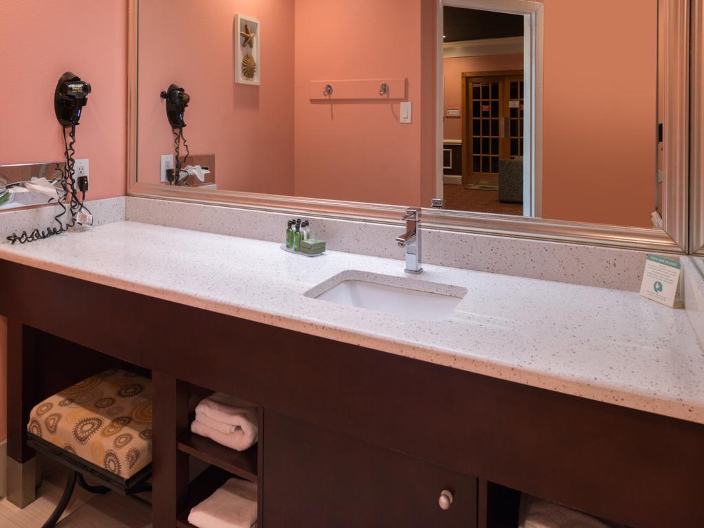 Inn Of The Dove Romantic Luxury & Business Suites 本赛霖姆 外观 照片