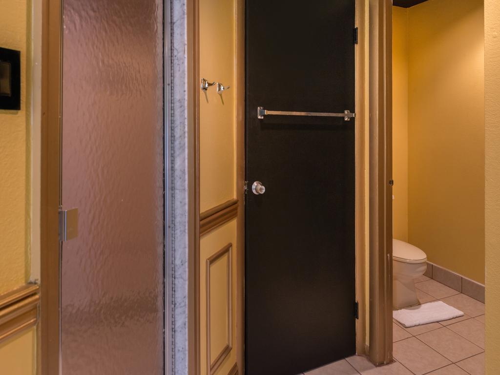 Inn Of The Dove Romantic Luxury & Business Suites 本赛霖姆 外观 照片