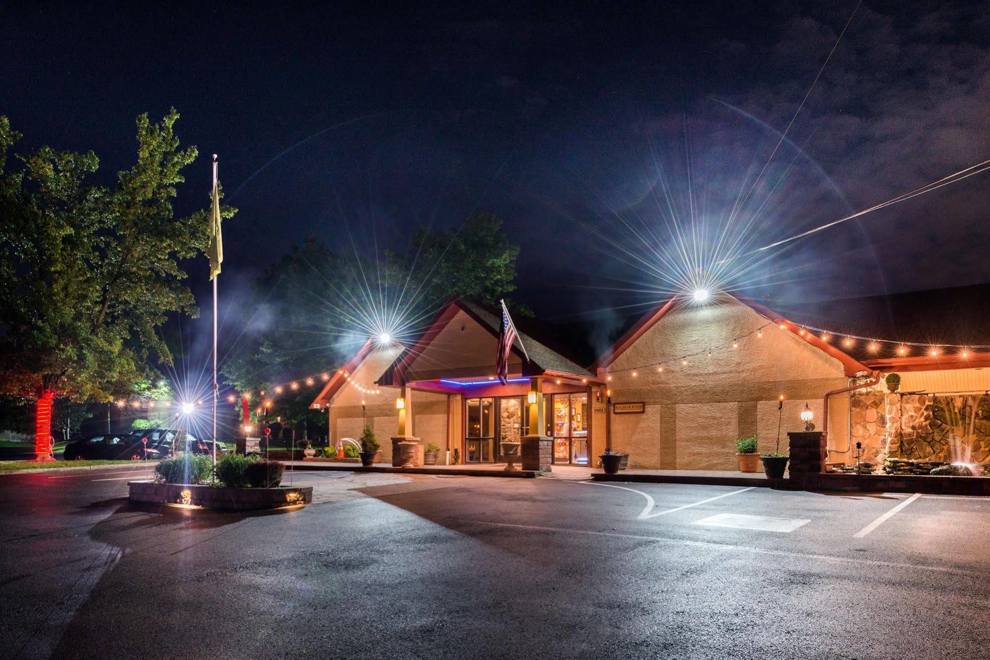 Inn Of The Dove Romantic Luxury & Business Suites 本赛霖姆 外观 照片