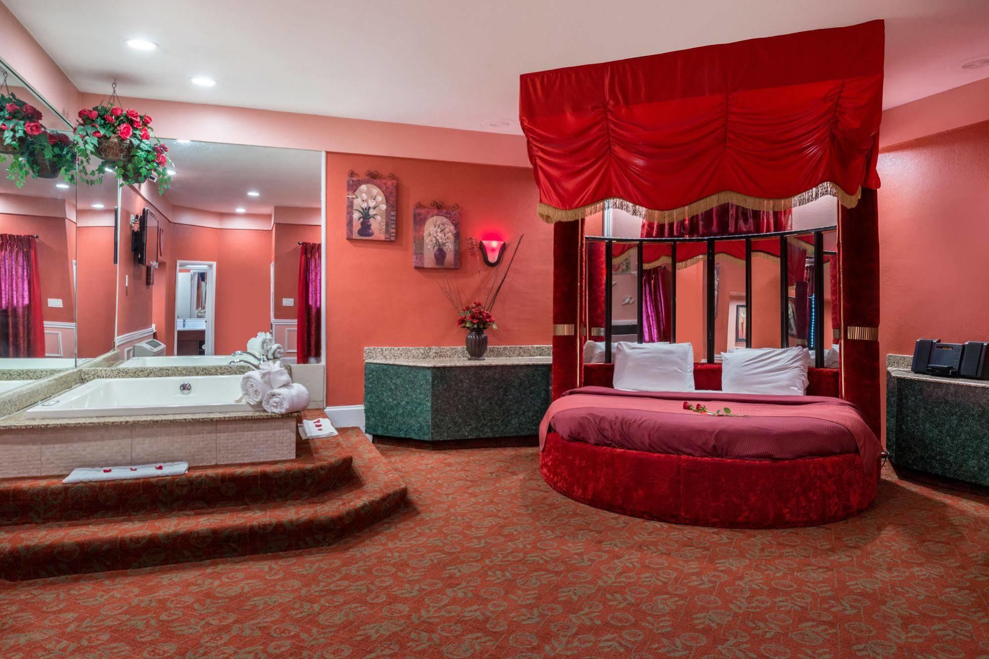 Inn Of The Dove Romantic Luxury & Business Suites 本赛霖姆 外观 照片