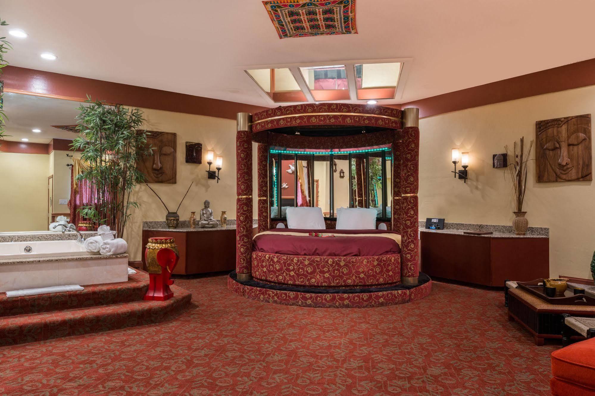 Inn Of The Dove Romantic Luxury & Business Suites 本赛霖姆 外观 照片