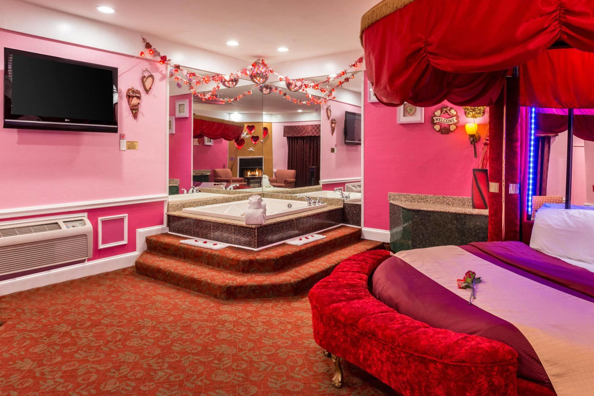 Inn Of The Dove Romantic Luxury & Business Suites 本赛霖姆 外观 照片