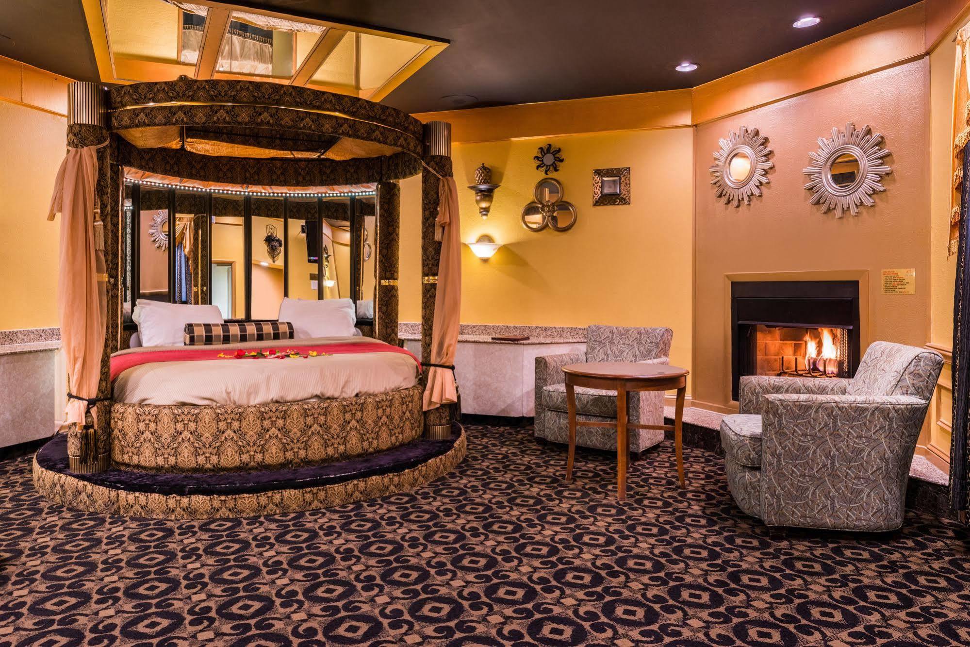 Inn Of The Dove Romantic Luxury & Business Suites 本赛霖姆 外观 照片